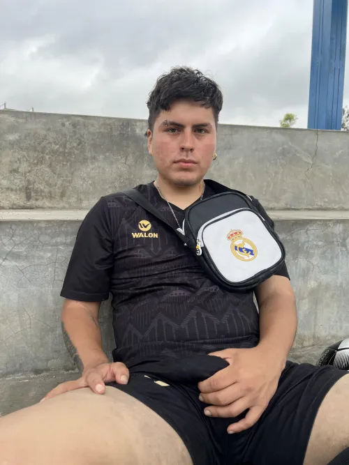 After the final whistle, this soccer player gets really turned on by the adrenaline of the moment, haha will you check it out for yourself? 💦⚽️ by joanmanly