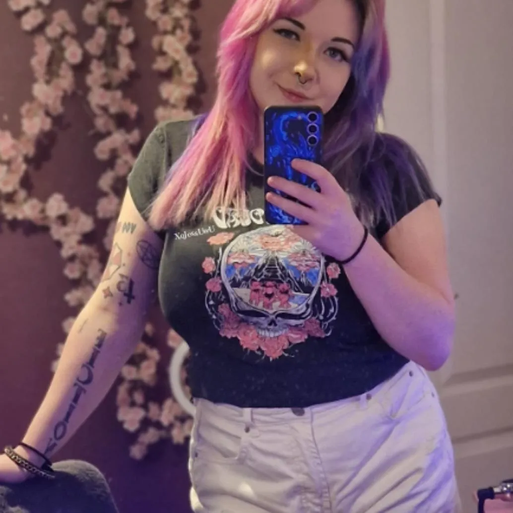 Love this look 🥰 posted by XoJessUwU