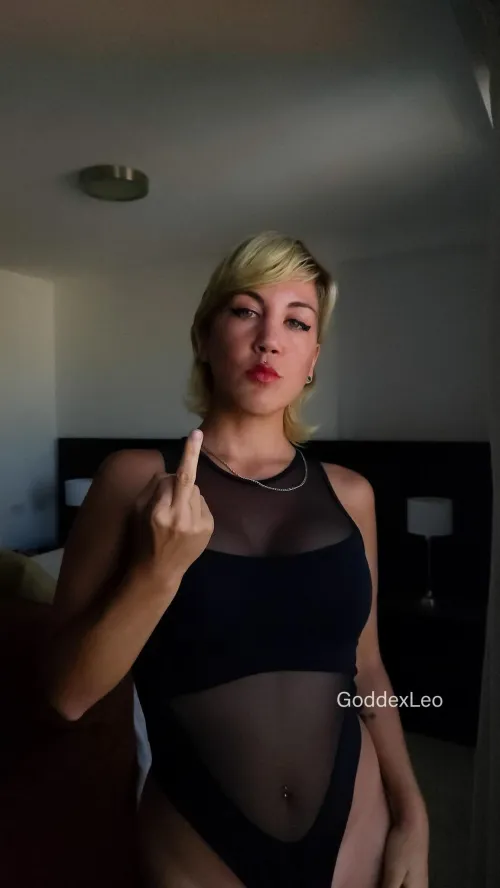 What a cute little loser to flip off by Tvml2