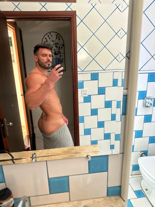 Can you help me to undress? by italofassin