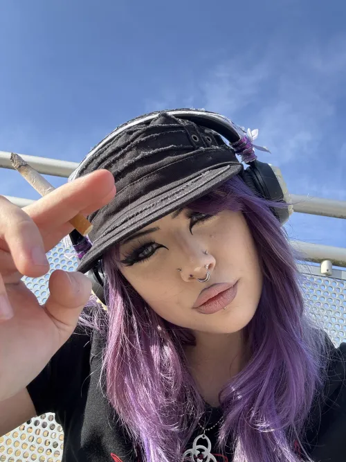 care to join me  ;) by violenthomie