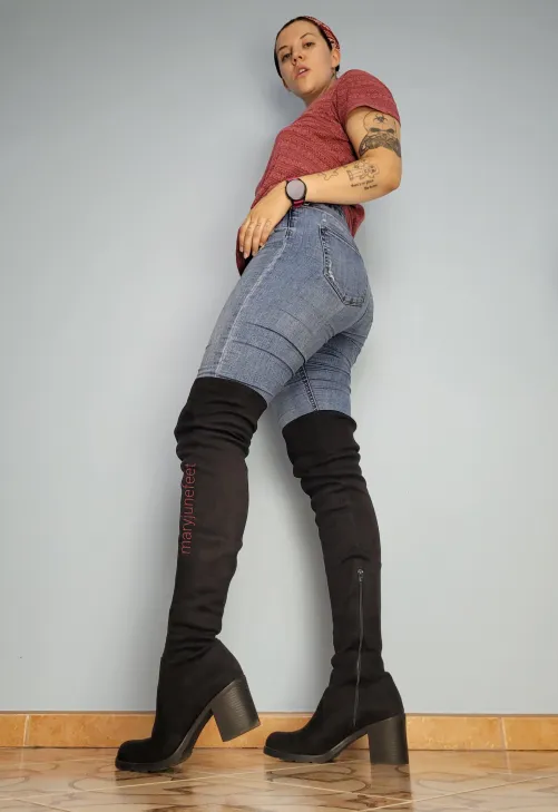 Long boots, long legs. by MaryJunefeet