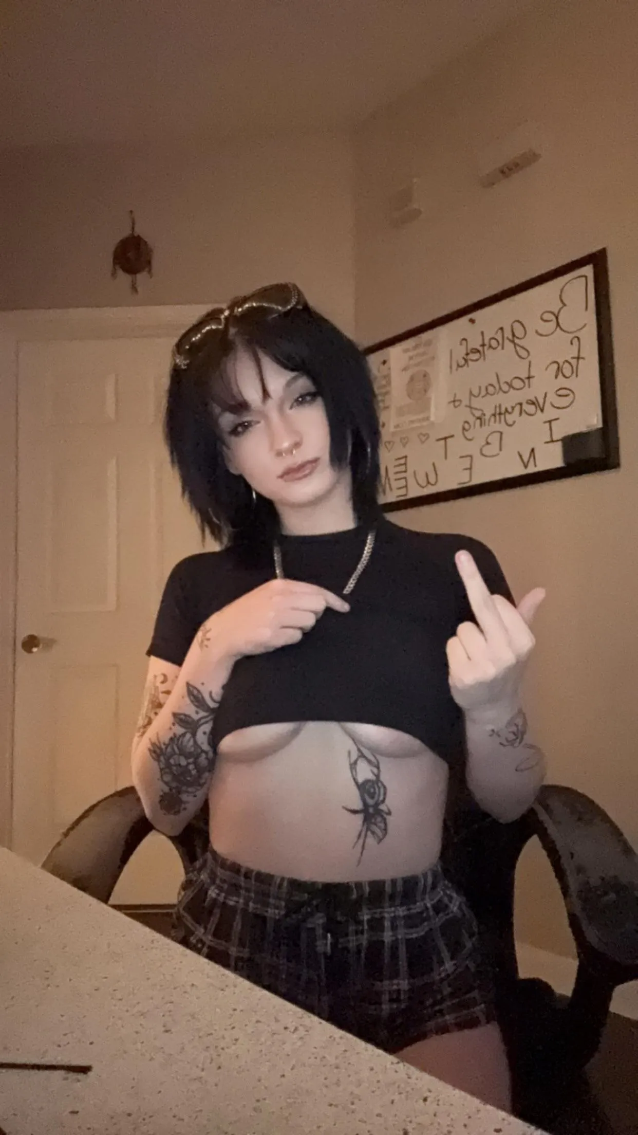 This is the only response you deserve. Stay beneath me where you belong. posted by beautiful_sapphire18