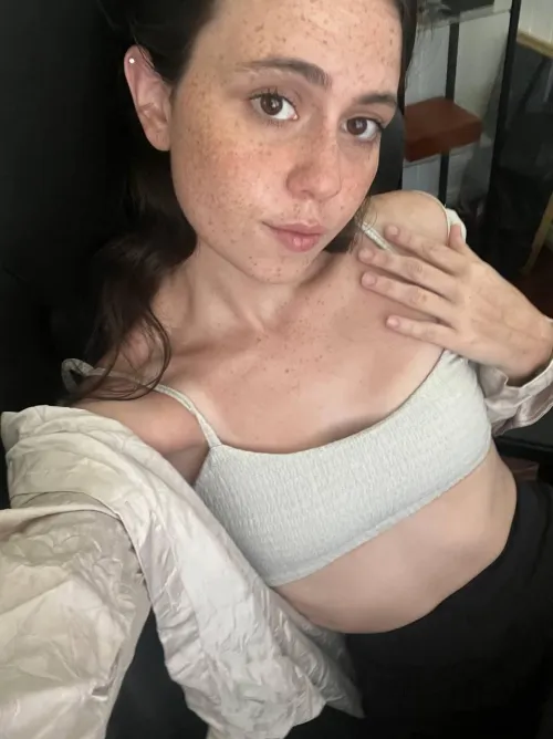 waiting for someone by tigeressmonroe