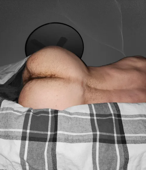 Come in my room, and You see me sleeping like this... wYd? by CumNEatboy