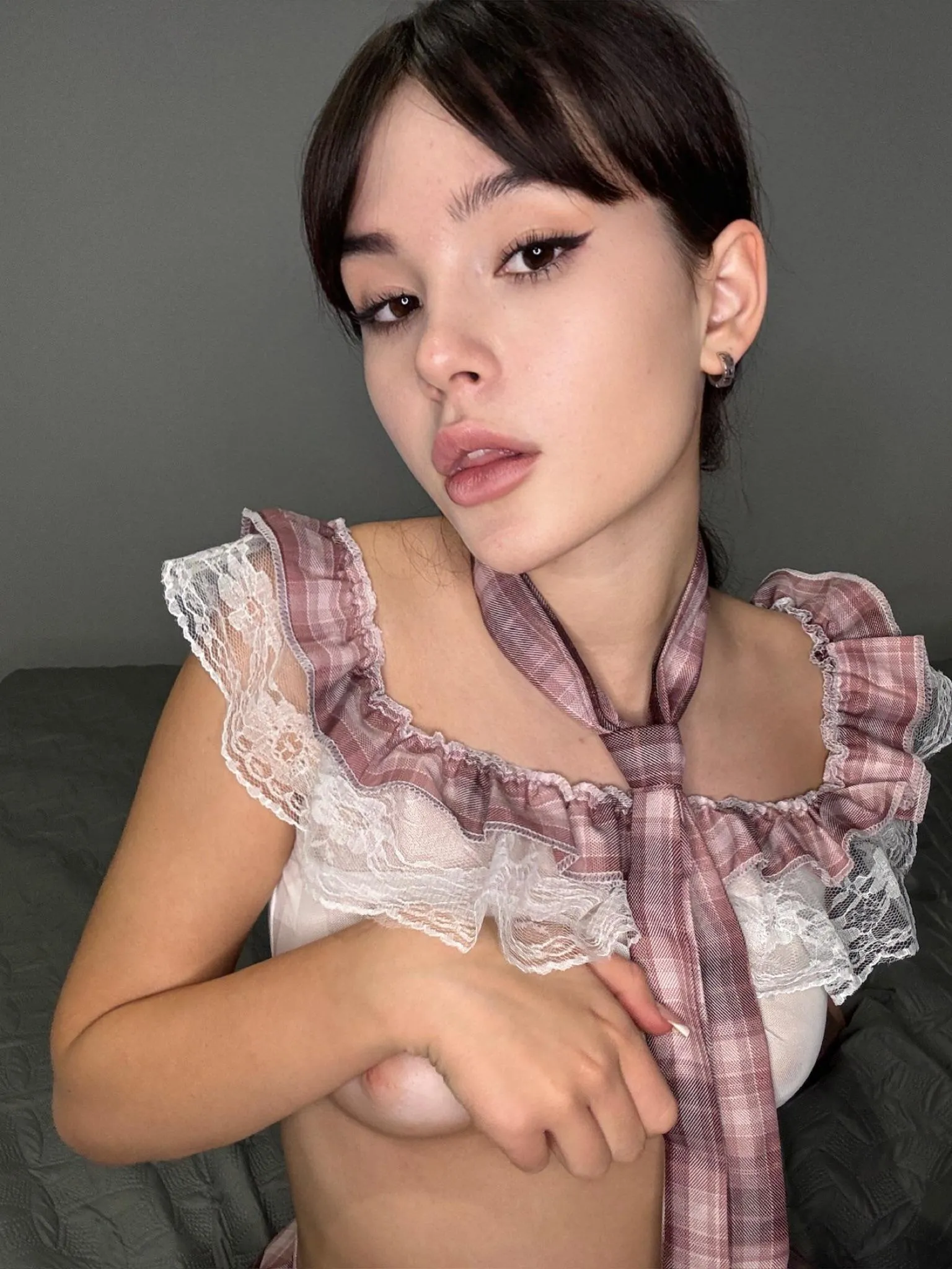 Tonight I'll show you what I'm hiding there. posted by randigladden