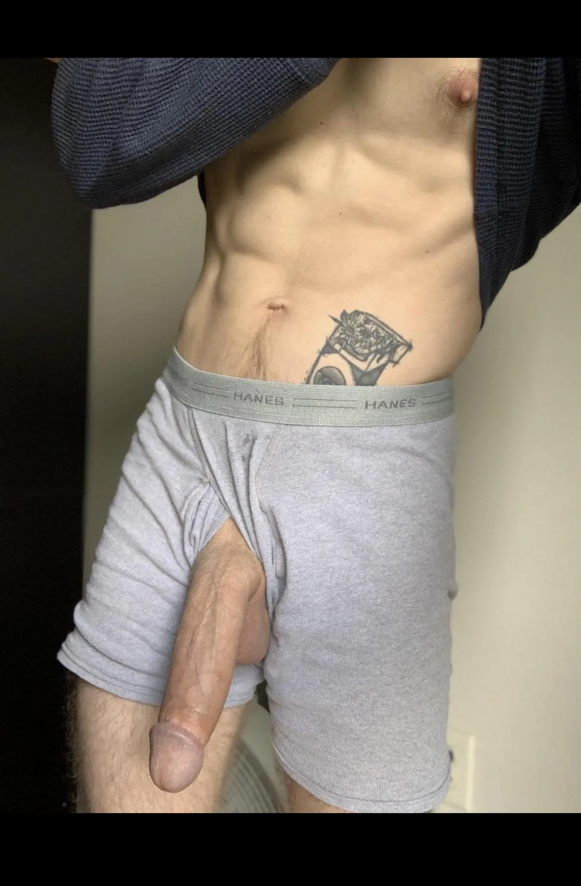 (20) Does My semi make your knees Weak? posted by Many-Potential-7910