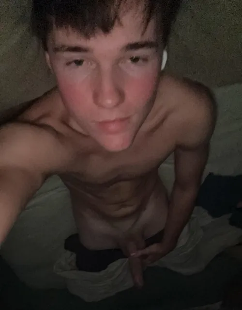 22, first time here by reberbierz