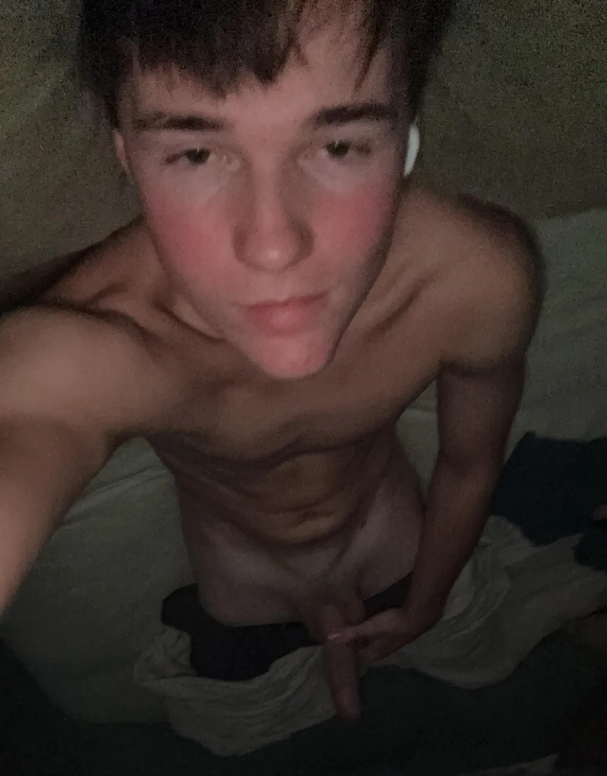 22, first time here posted by reberbierz