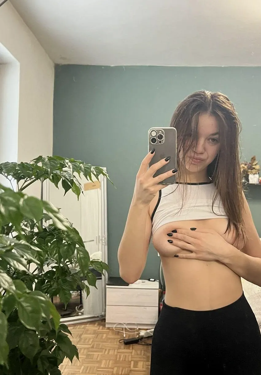 F20 I've been feeling so horny lately, I can barely contain my self. posted by LushVibesOnlyss