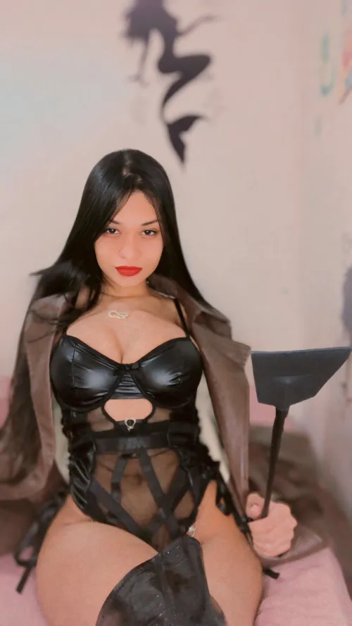 I would gladly use this whip on your 🏀🏀 by Mysteriousgoddesss