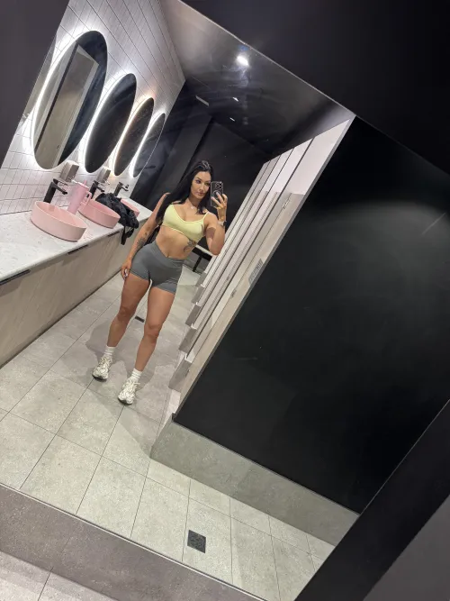 Making your dreams come true. I'm that kind of girl by SaffronSunflower_