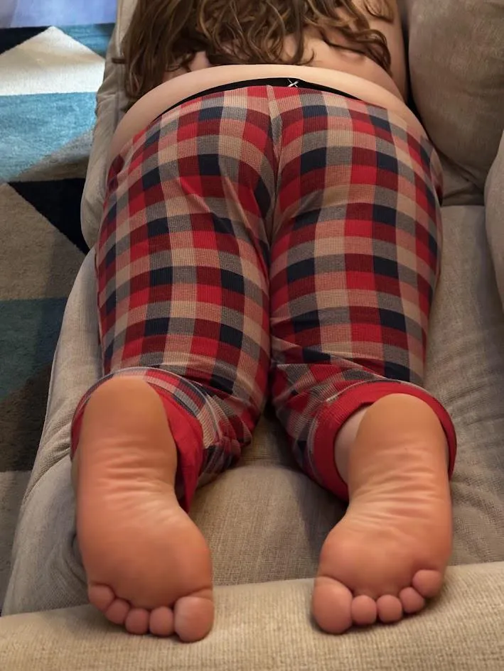 Fun way to read on a snowy day posted by caketoes21