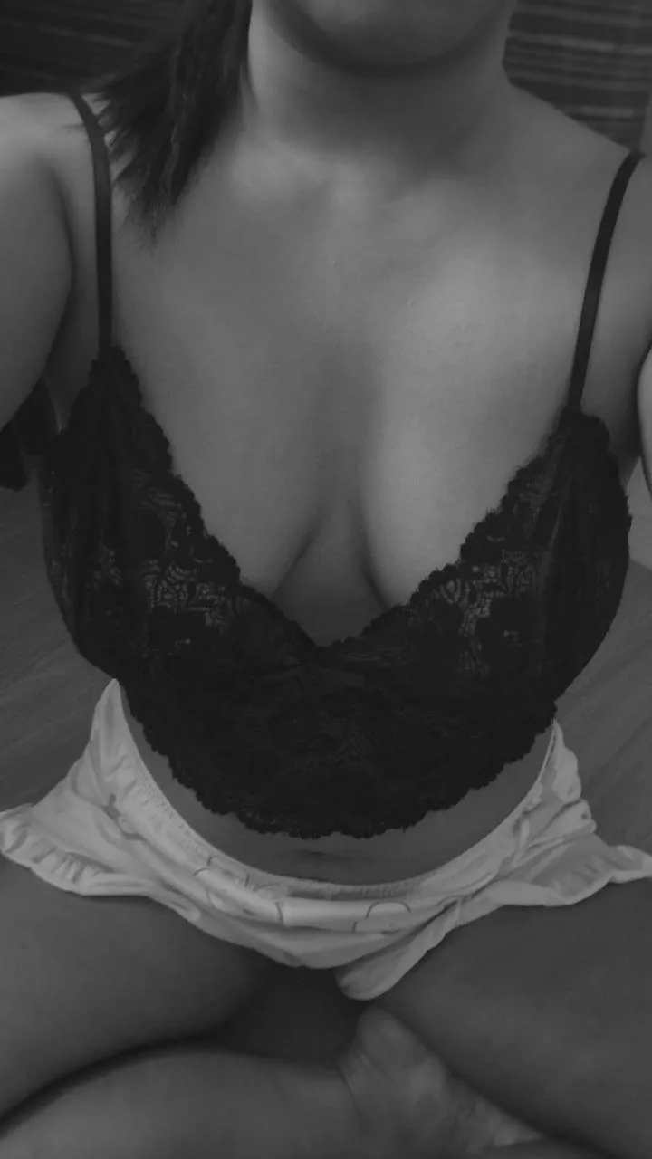 Good morning (f) riday 💋 posted by submissivehotmomma