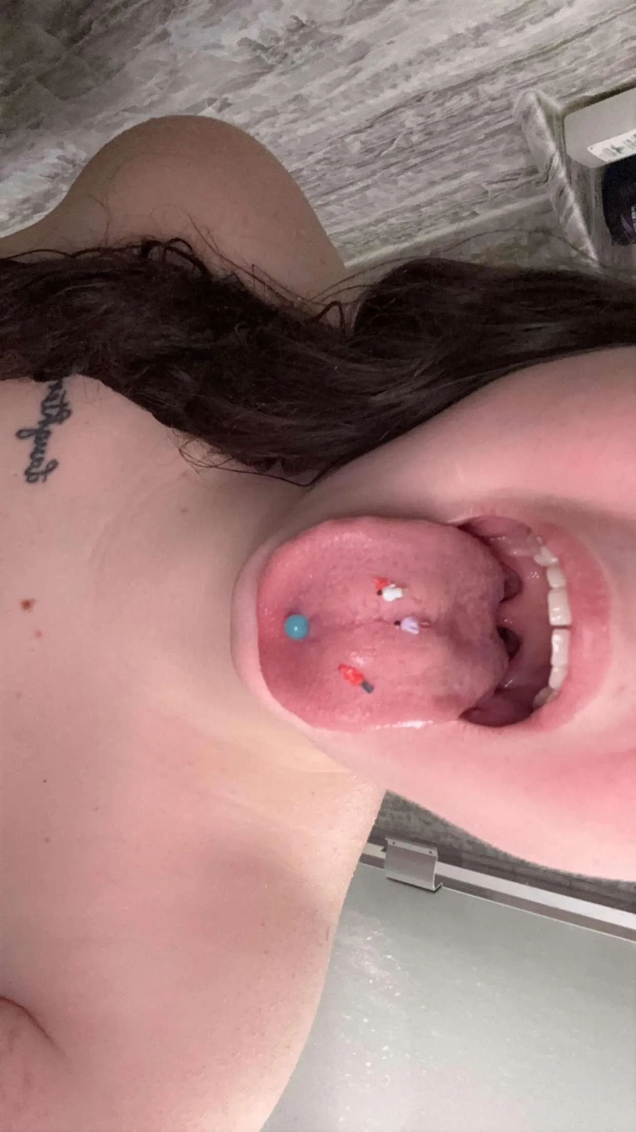 Guess whose back posted by PANDAGIANTESSS