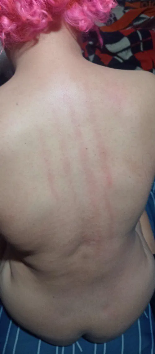 He likes to run his nails during doggy, and I like it even more by mascotamiau