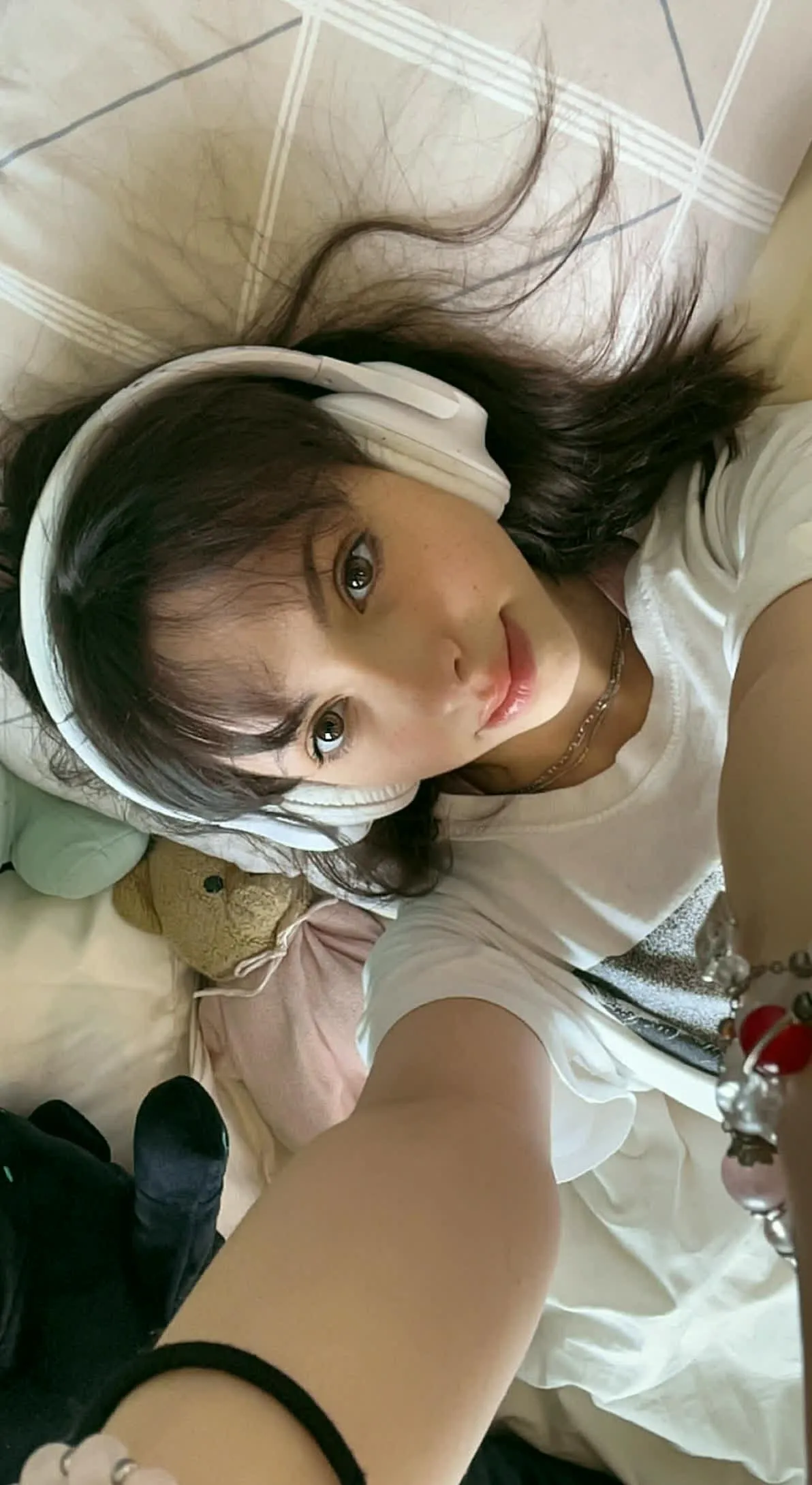 looking stunning without makeup posted by Special-Salamander26