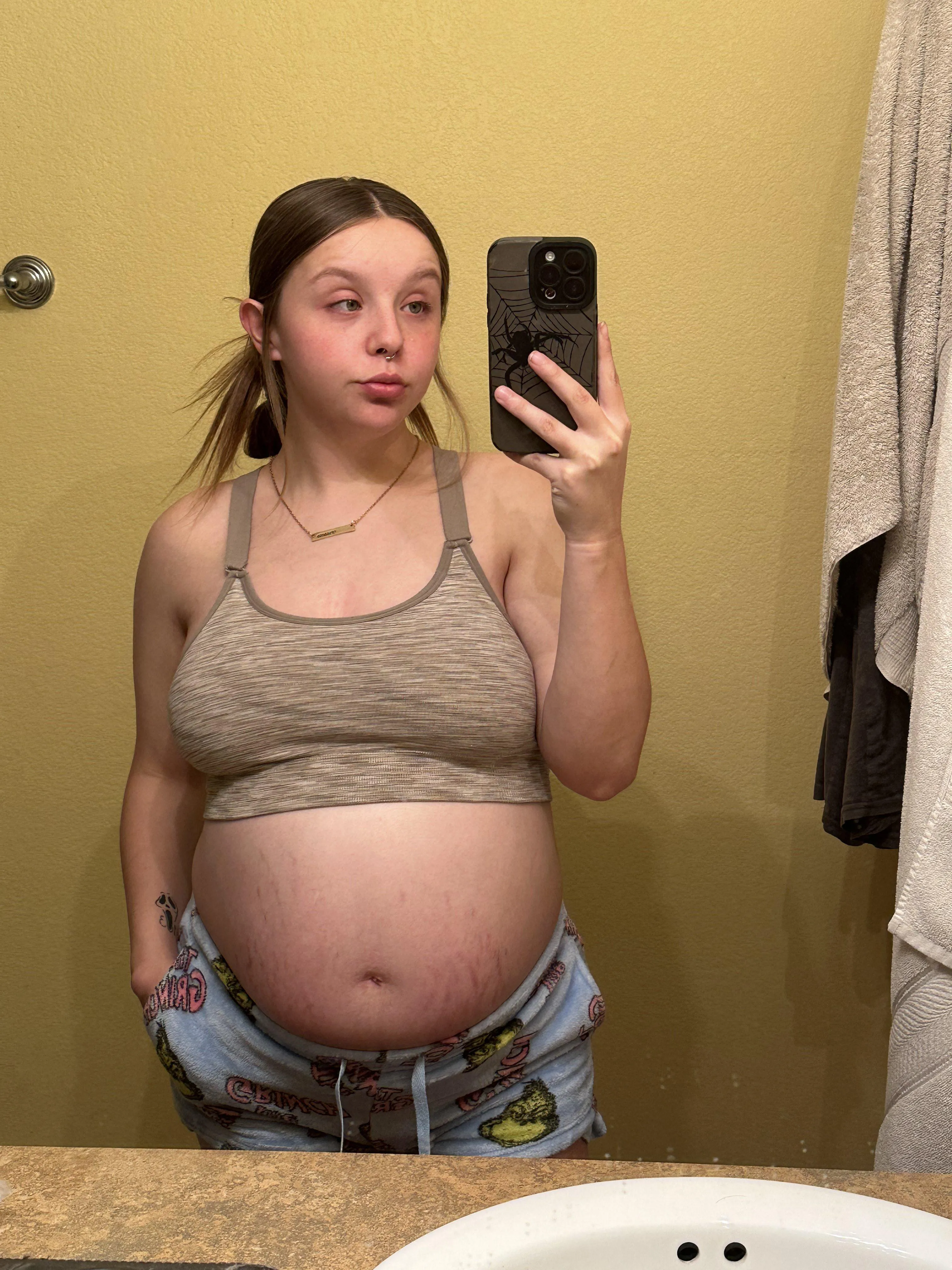 would you give me a creampie 8 months in? posted by cassieonlyxo