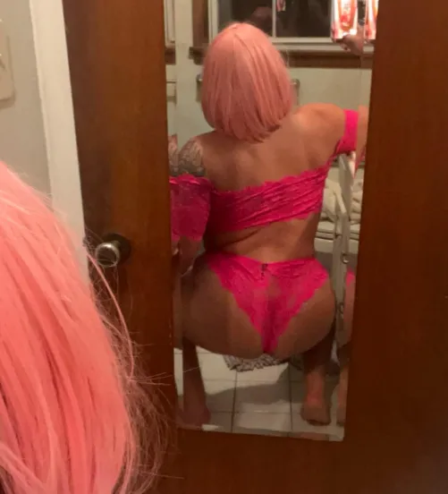 You’ve got what I want and I’ve got what you want 🥵 by [deleted]