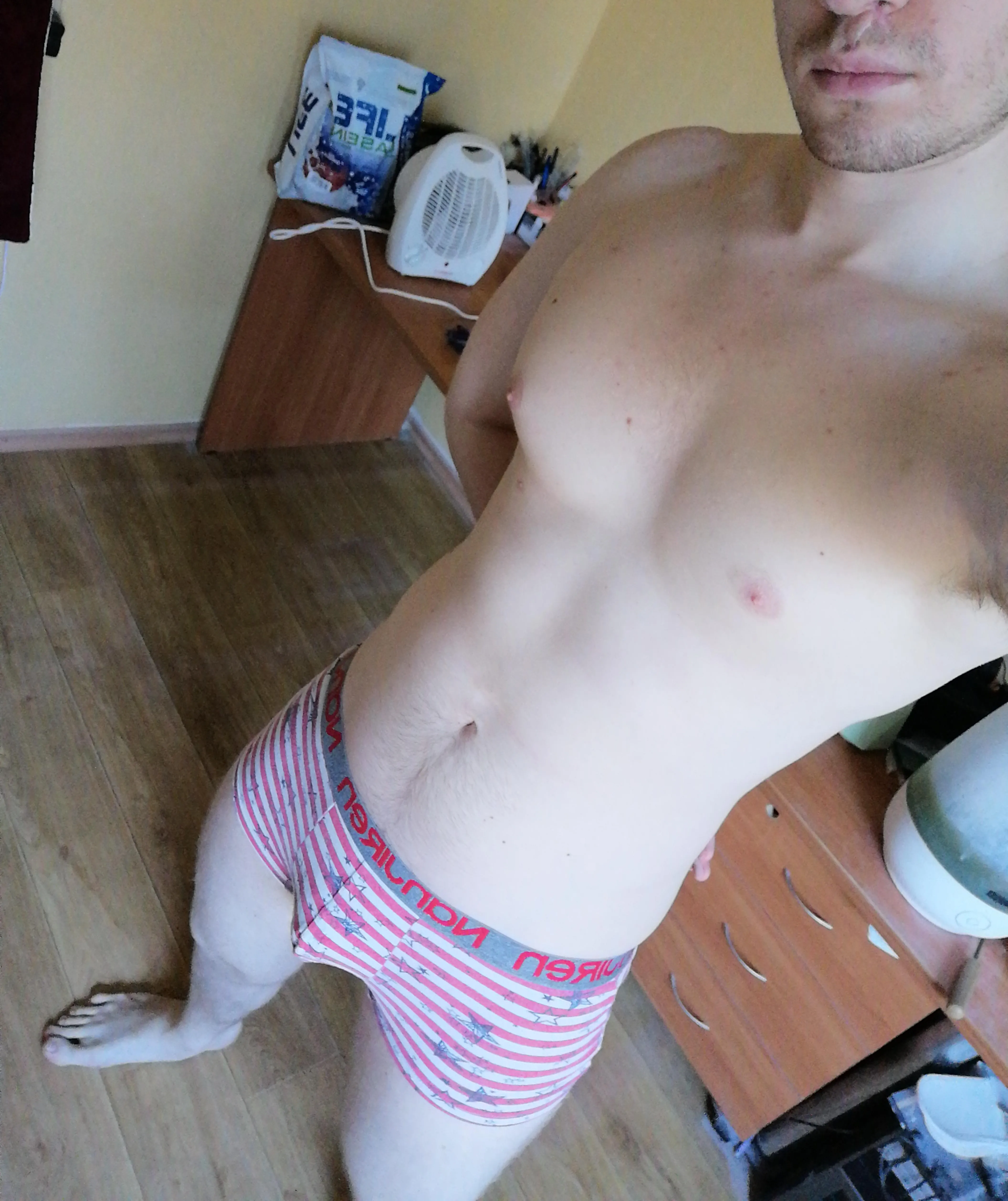 Hi im 25 yo looking fit or muscle bud for Long Term chating 25yo + posted by Paulinwolf
