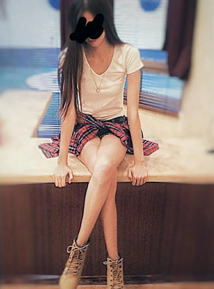 People compliment a lot my legs (oc) f 29 posted by soldaderyan