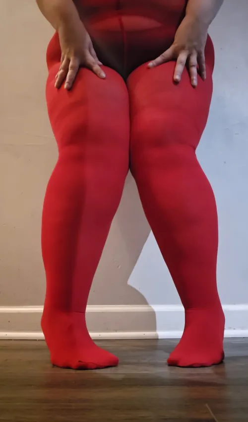 You like Red Nylons on a BBWs? by SophiaMcScandal