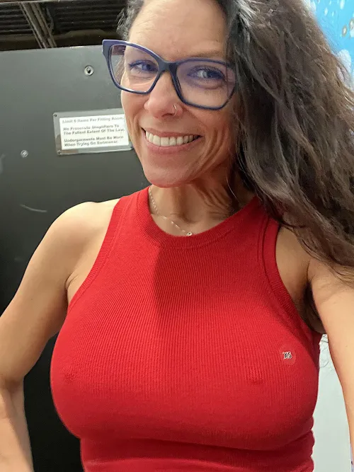 Of course XS is the best size so you can get a good look by heyheyitsjessie44