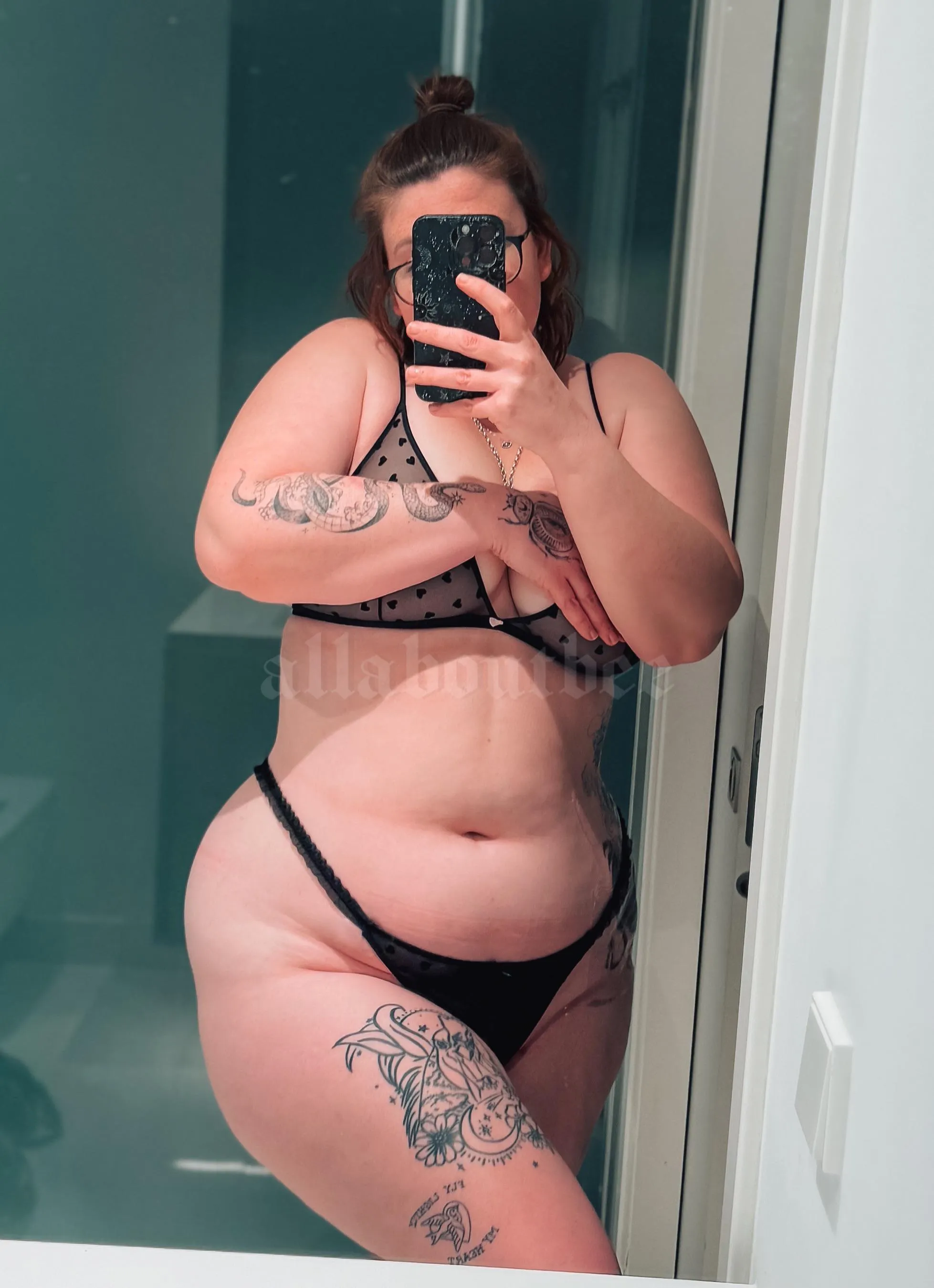 Should I move my hand? posted by allaboutbee