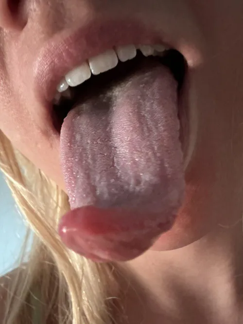 Shoot your load on my tongue by jennyahegaoblonde