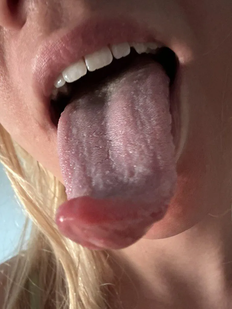 Shoot your load on my tongue posted by jennyahegaoblonde