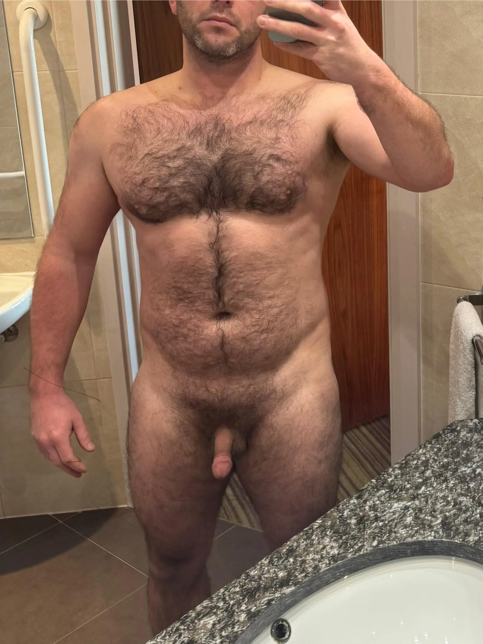 40 m uk, looking for an f wants to join me in my hotel? DMs are open. posted by UK_Mufty