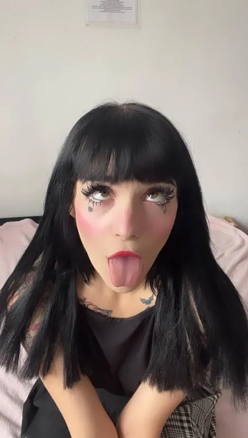 Do I Look Good Like This? by outsideoflogic