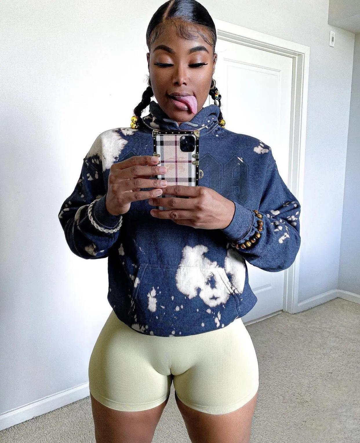 First thing u saw? posted by Kitchen-Visit3629