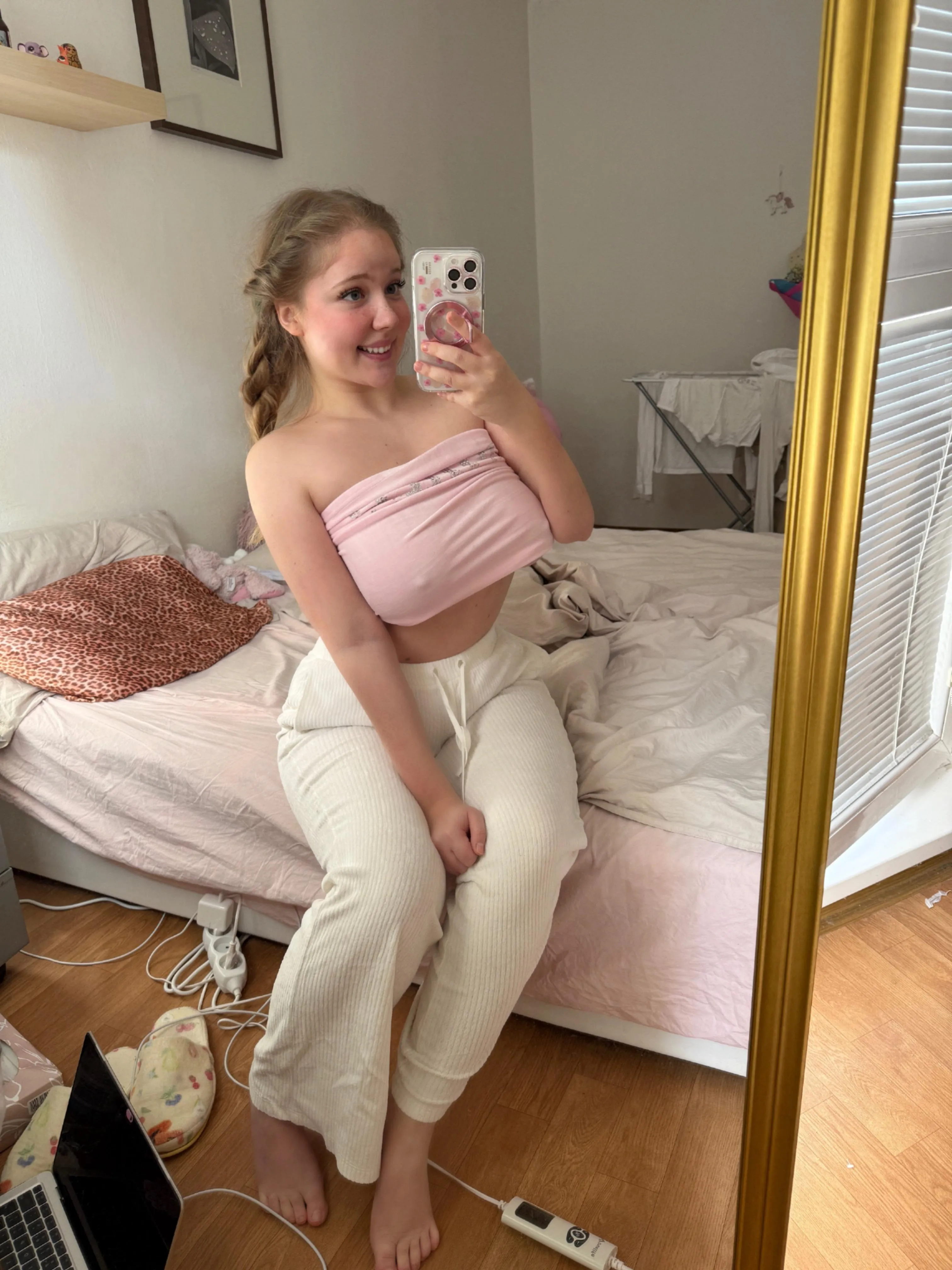 My comfy outfit for school O:) posted by Helvegen6