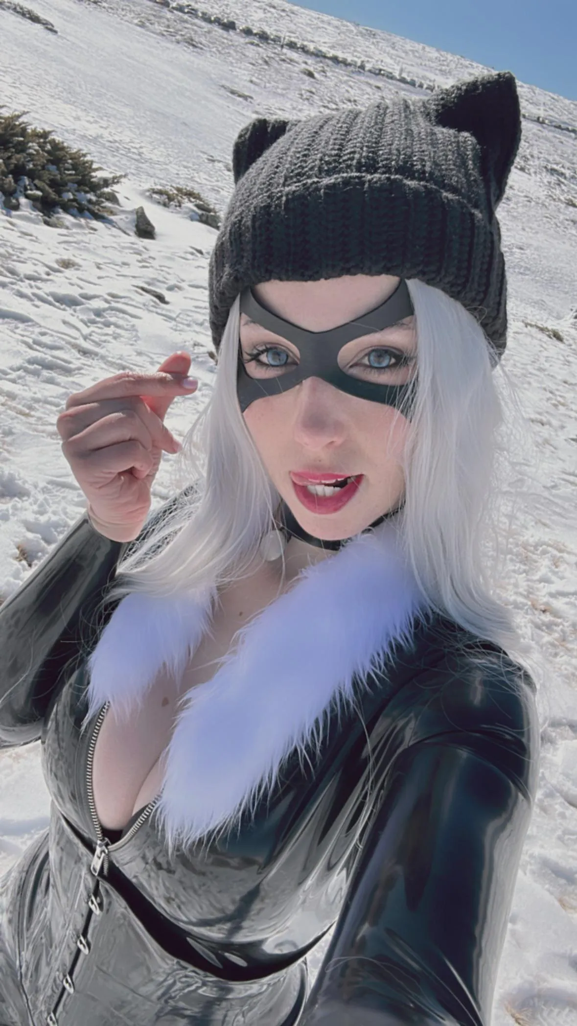 My first latex photoshoot! Felicia Hardy cosplay posted by lisa_tsukimi