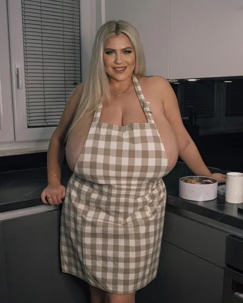 Who's hungry?! by ninaphoenix_