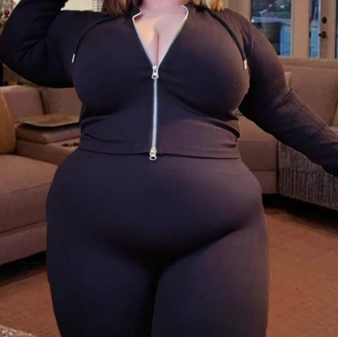 Felt cute 🖤 posted by chubbi_bunniii