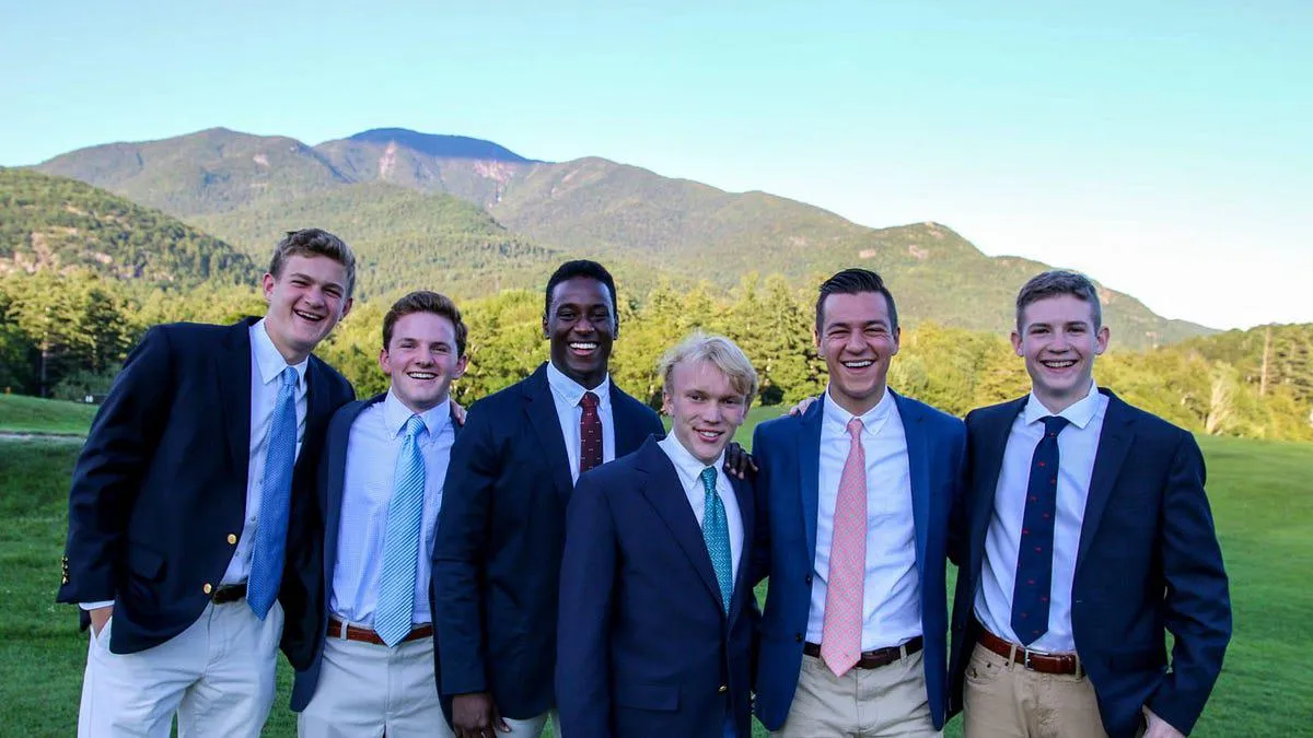 I need a white or Latino bro to take my masc black hole now… posted by footballplayerbuild