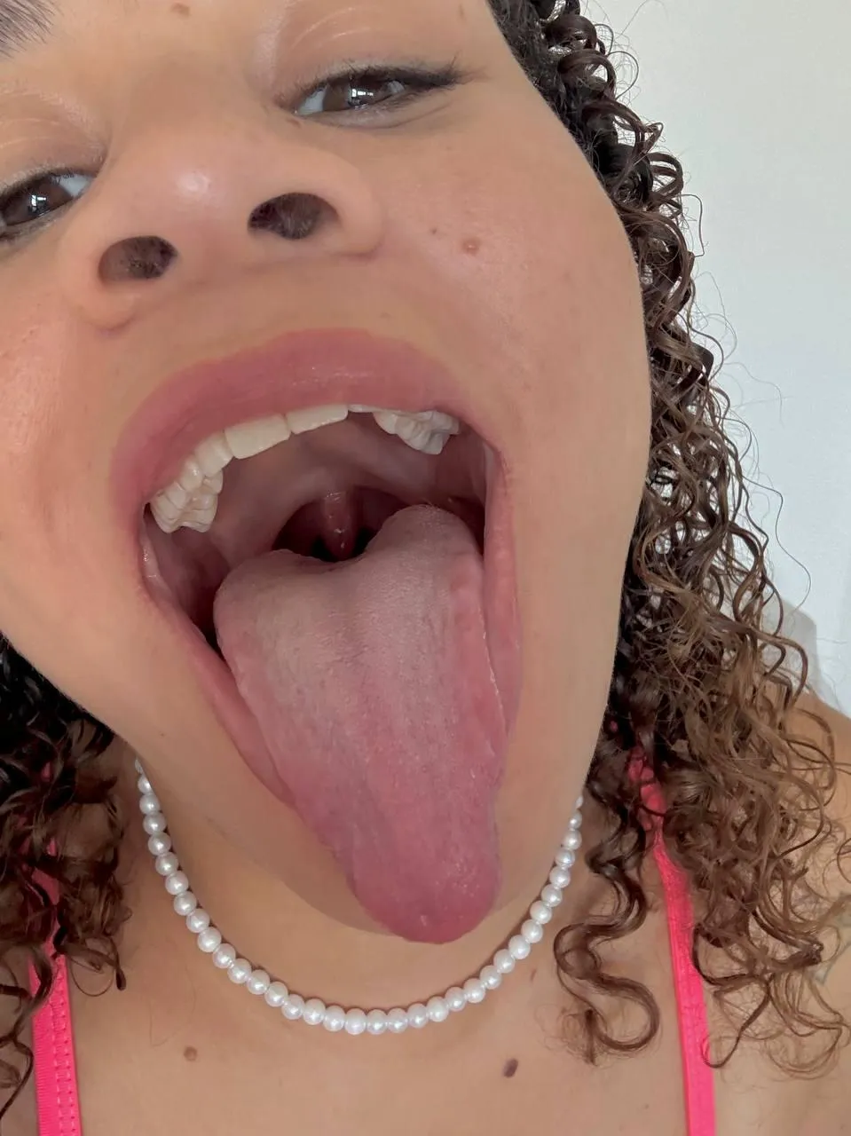 I want your balls on my chin and that dick deep in my throat posted by stefycutee