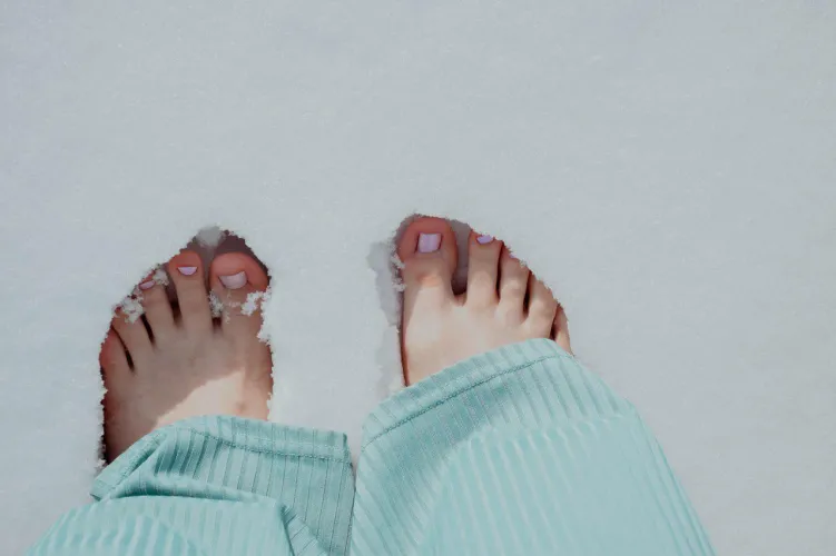 Warm my feet with your breath [oc] by buonbella