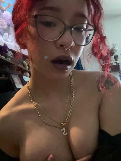 gimme a kiss by literallyme5S