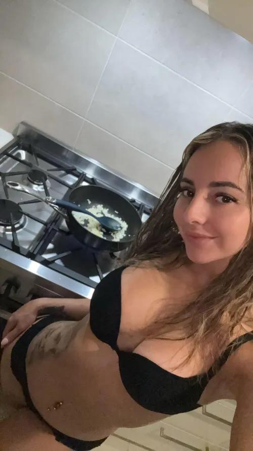 How about sex in the kitchen? by sexyhannashimmer