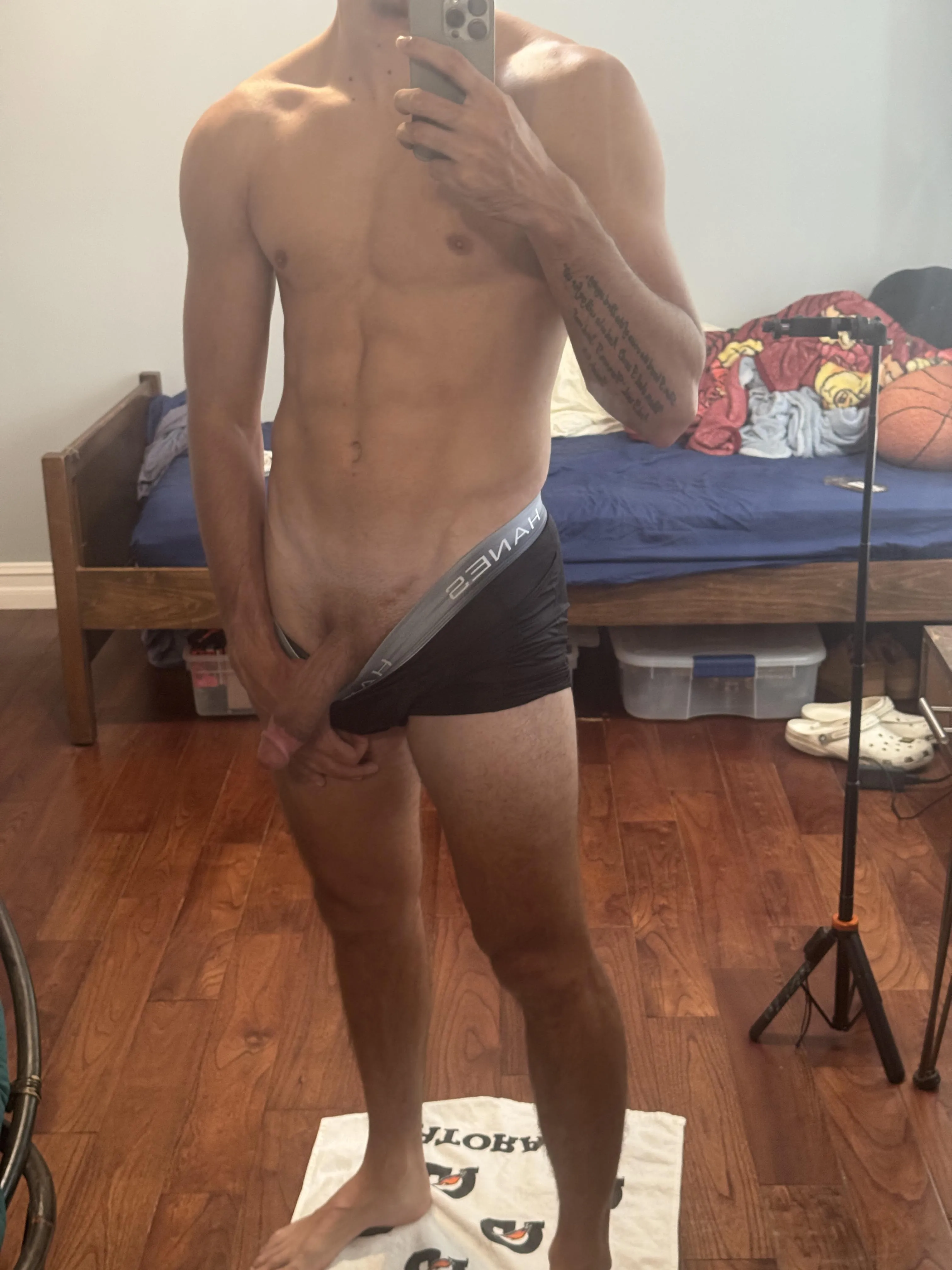 Left a lasting impression at the nude beach… now my friends can’t unsee it. posted by hung_EMT