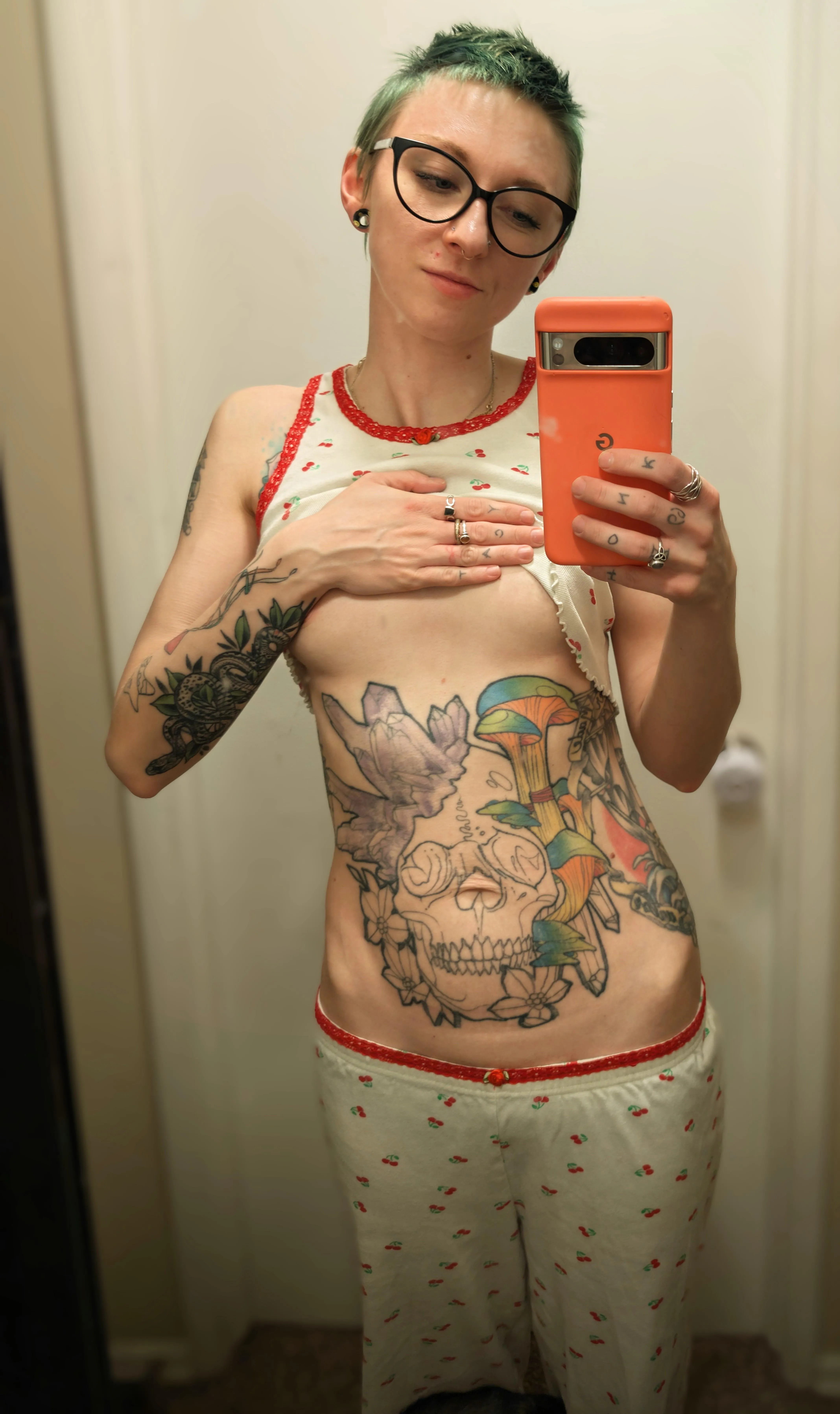 Nerdy & flirty 😘 posted by thisiselizapearl