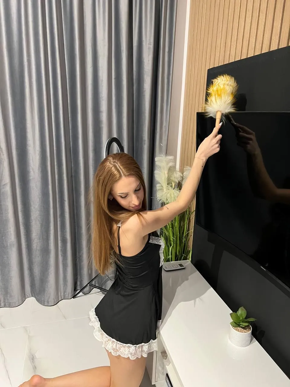 Pretty maid ready to serve posted by realaveXO