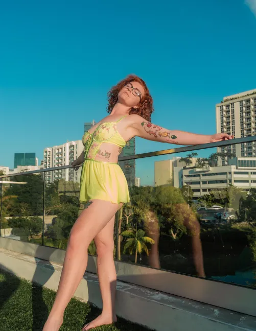 Soaking up the sun by thelegogoddess_