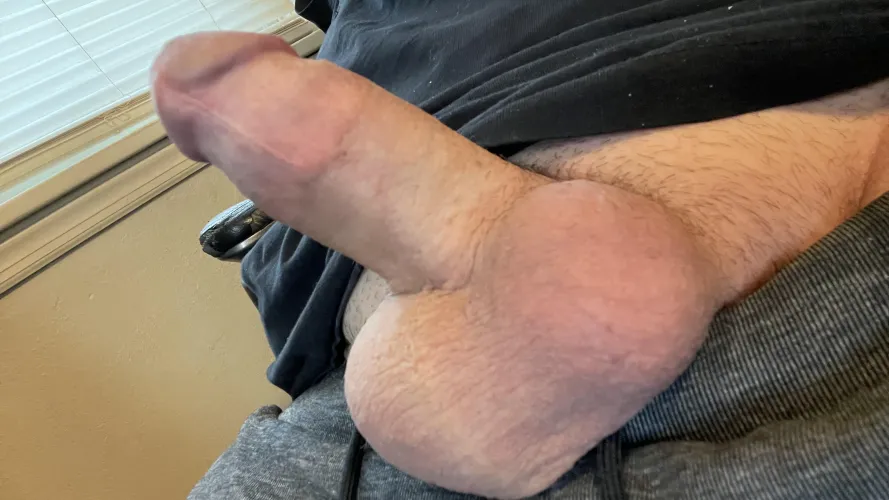 Wife’s away by skate_man69