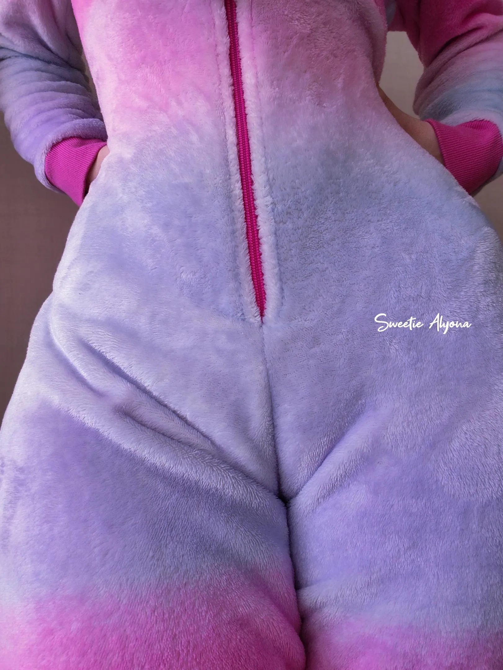 Do you want to rub against my soft camel toe? posted by SweetieAlyona