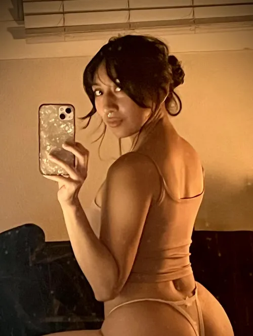 Indulge in my beauty @llilagrey by Llilagrey