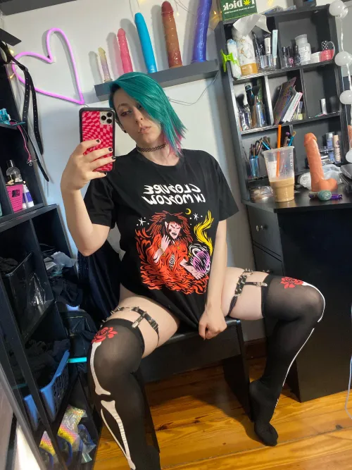 The band shirt stays on during sex by Blue-Haze-Babe